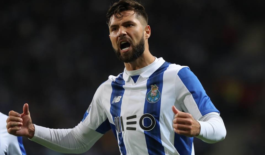 Convocado, Felipe promete lutar a “cada segundo” por uma vaga na zaga da Seleção