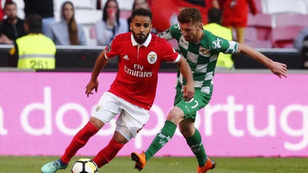 Emprestado pelo Barça, Douglas deixa o Benfica e busca novo time na Europa