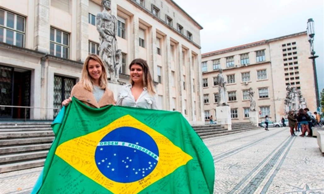 Faculdades portuguesas exigem nota mais baixa no Enem do que brasileiras