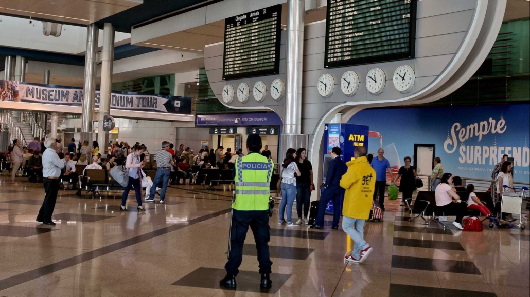 Gangues assaltam passageiros e lojas no Aeroporto de Lisboa