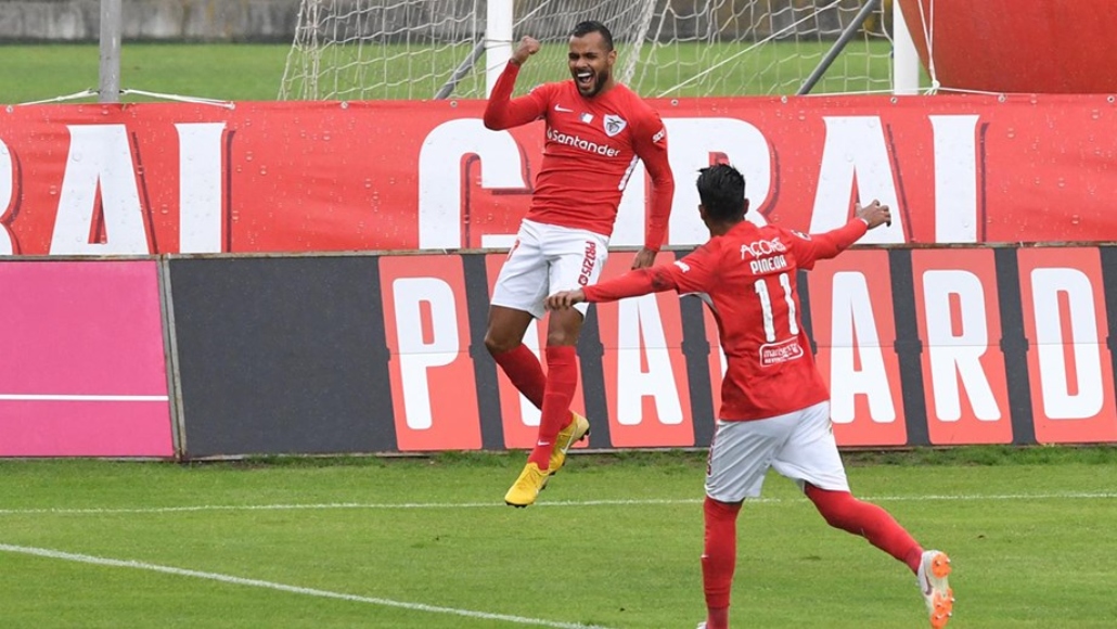 Porto chega a acordo para contratar brasileiro Fernando, do Santa Clara