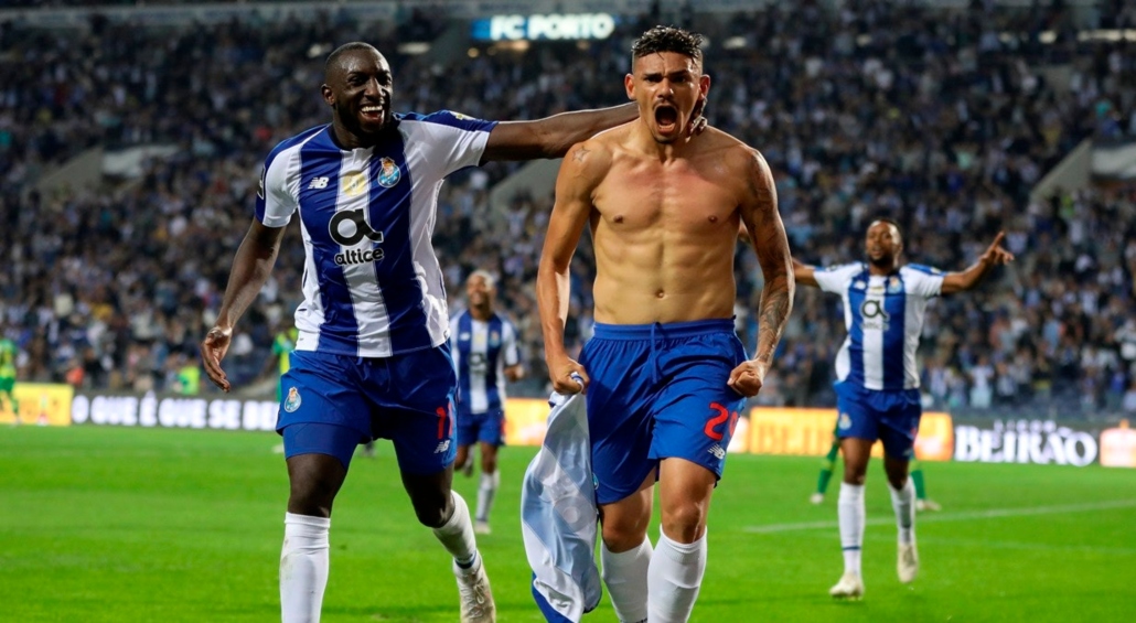 Soares faz 3, Porto vence Chaves e consolida liderança em Portugal