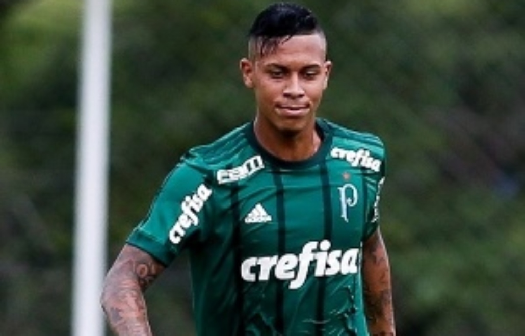 Zagueiro do Palmeiras na Copa São Paulo se transfere para o Vitória de Guimarães