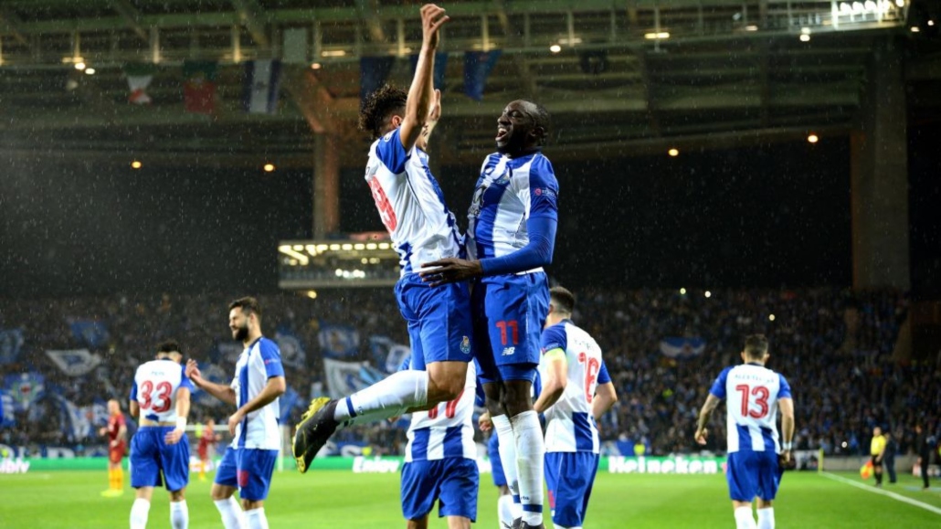 Brasileiro marca na prorrogação e Porto despacha a Roma na Champions