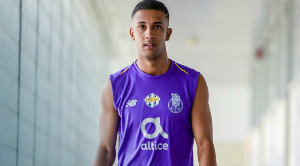 Santos anuncia a contratação do lateral Jorge do Porto