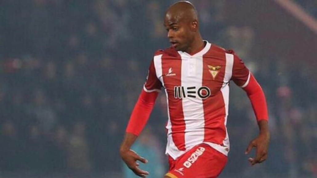 Aves vence e brasileiro vê passo enorme para clube seguir na elite