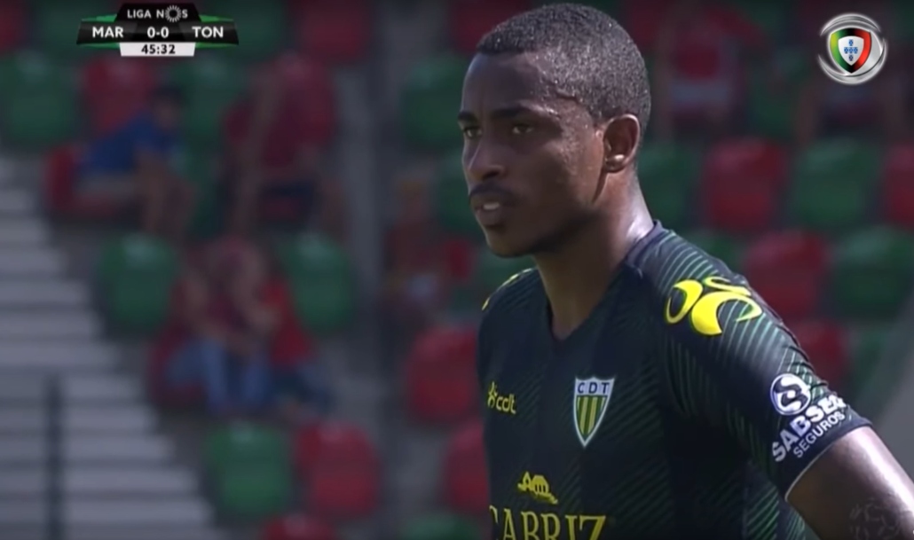 Denilson comemora estreia com gol pelo Tondela e quer evoluir em Portugal