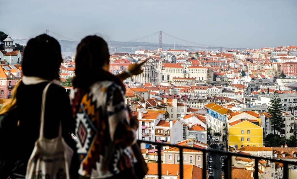 Onda de brasileiros em Portugal leva Itaú e Bradesco a abrir gestora de fortunas