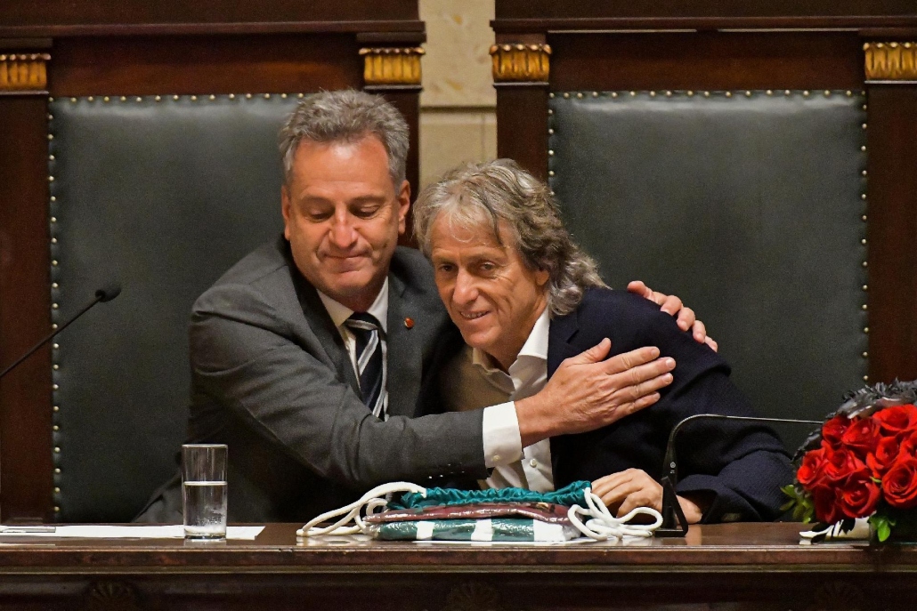 Presidente revela que pré-temporada do Flamengo em 2020 deve ser em Portugal