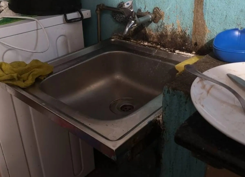 Veja imagens do alojamento onde 30 brasileiros eram mantidos ilegalmente em Portugal