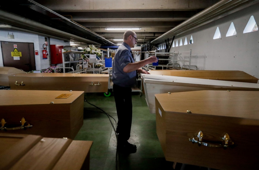 Agências funerárias da França transportam corpos para Portugal