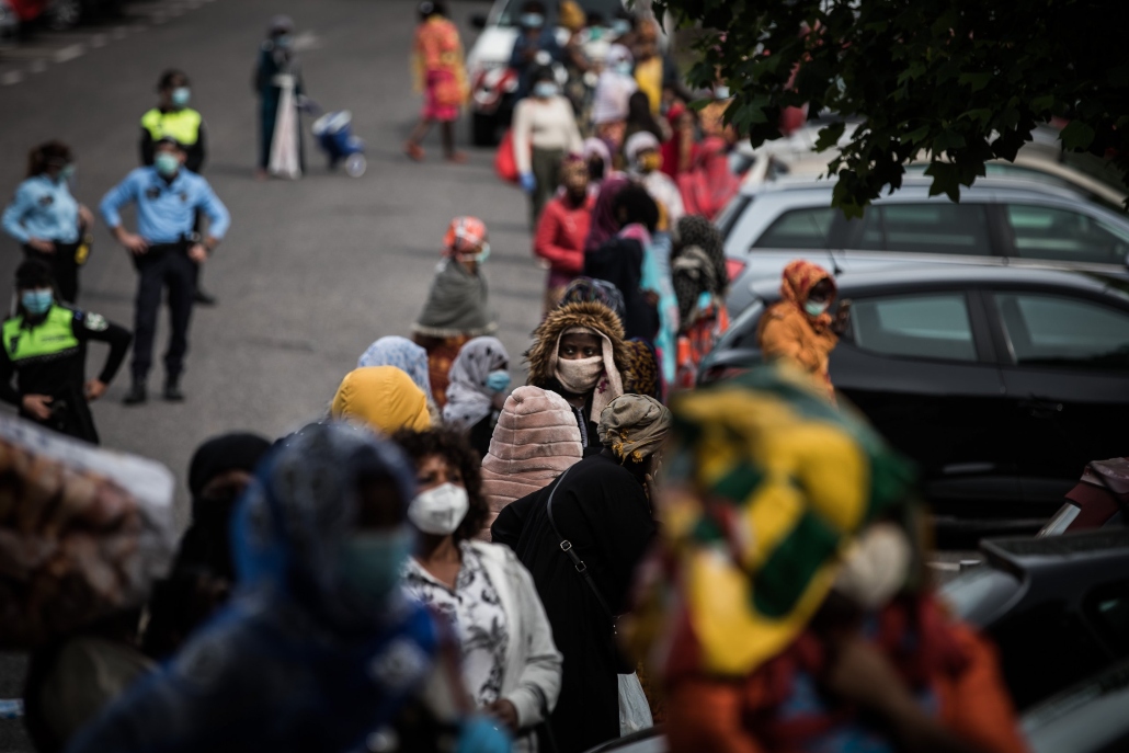 Filas por comida se multiplicam em Portugal, devido ao aumento do desemprego