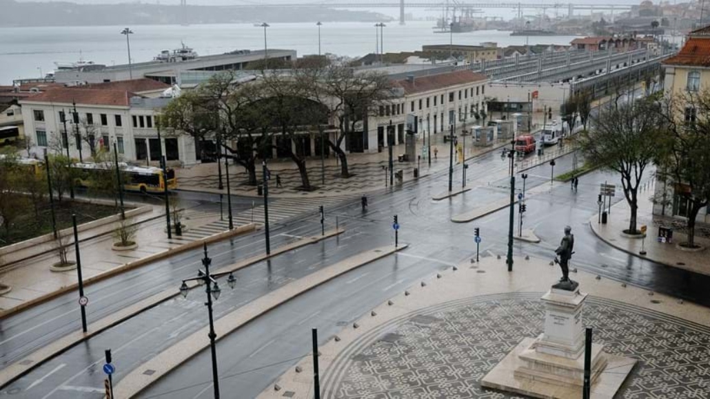 Por que Portugal começou a relaxar isolamento?