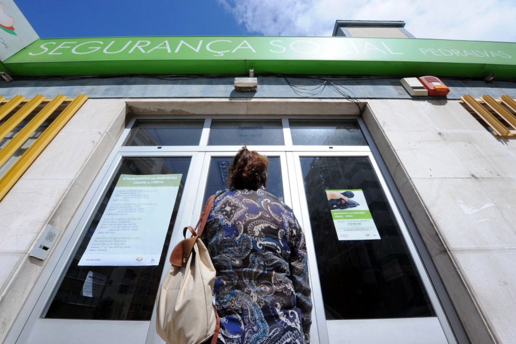 Trabalhadores sazonais e informais ficaram desamparados durante pandemia em Portugal