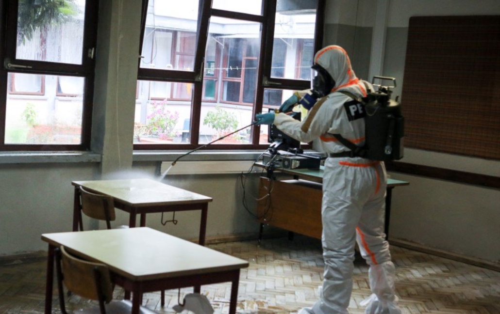 Governo português divulga manual de conduta para o regresso à escola