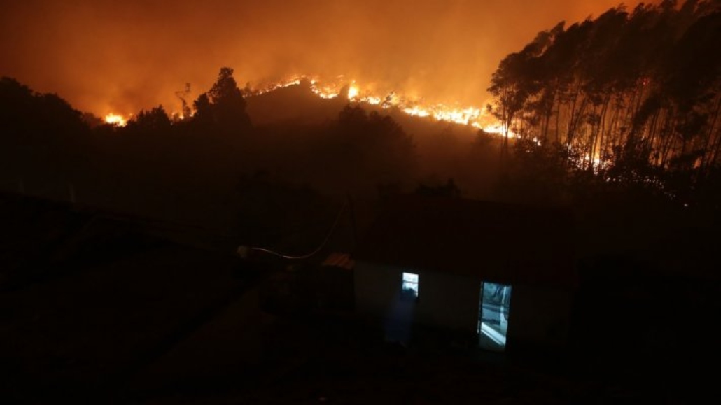 Portugal combate grande incêndio florestal no centro do país