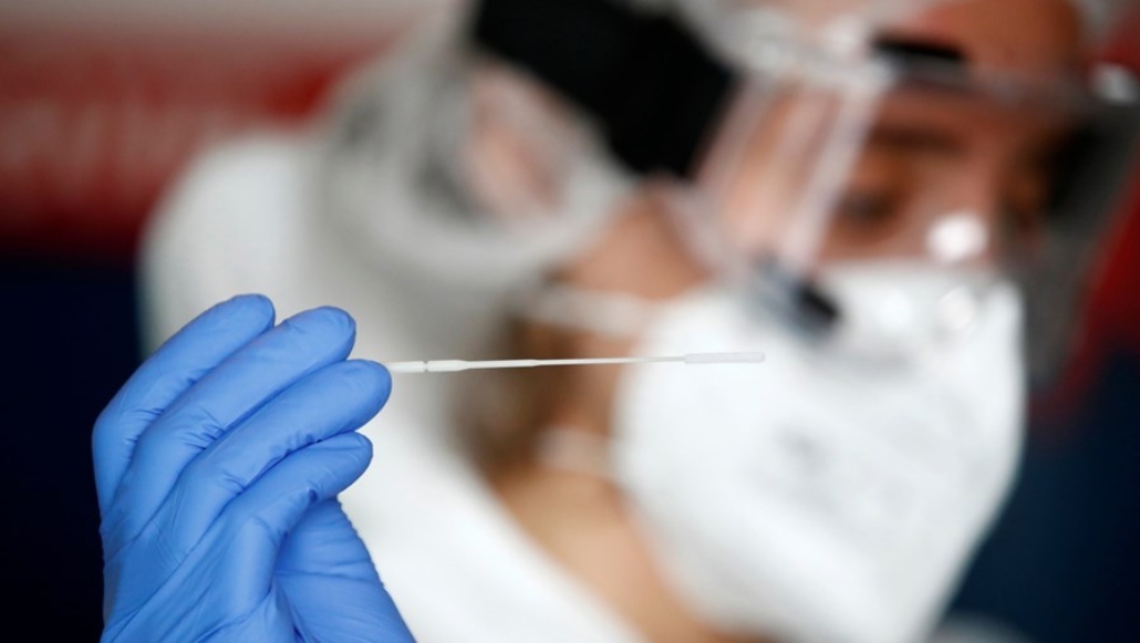 Portugal sofre pressão sobre sistema de saúde e pode decretar novas restrições