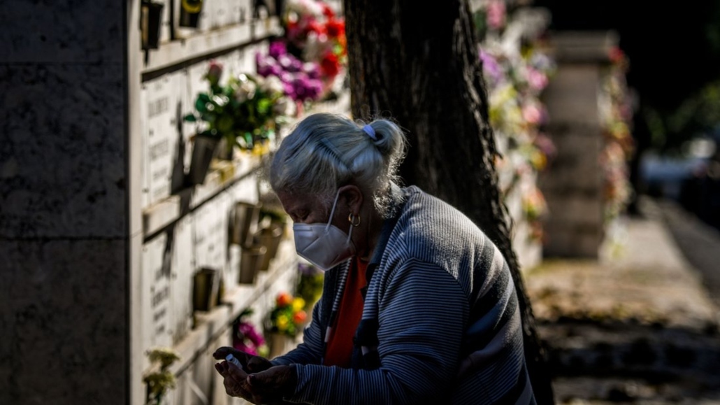Portugal vive pior dia em número de casos e mortes desde o início da pandemia