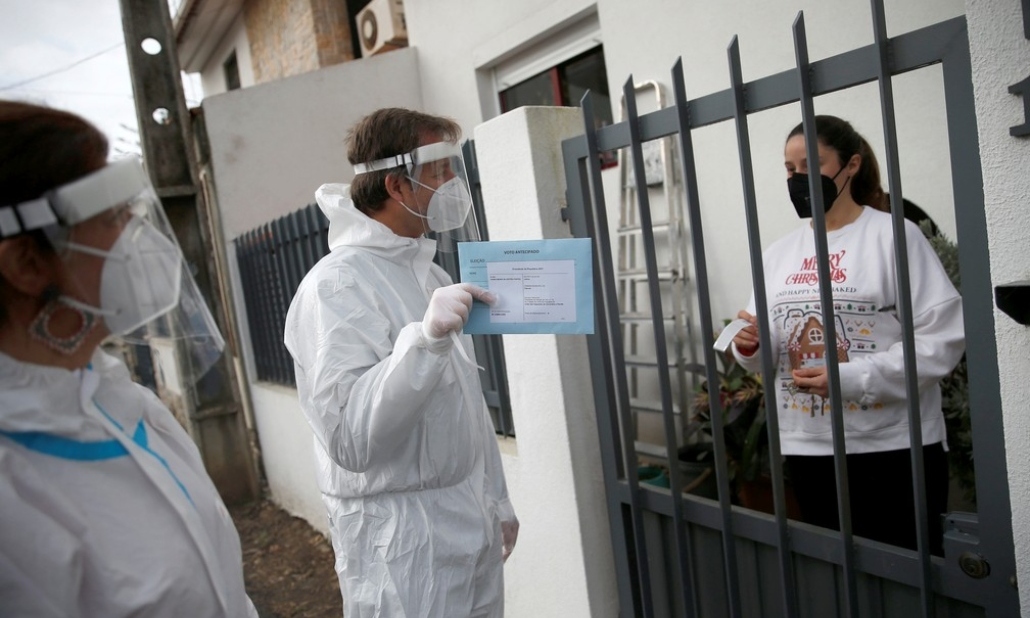 Portugal vai às urnas e pandemia pode elevar abstenção