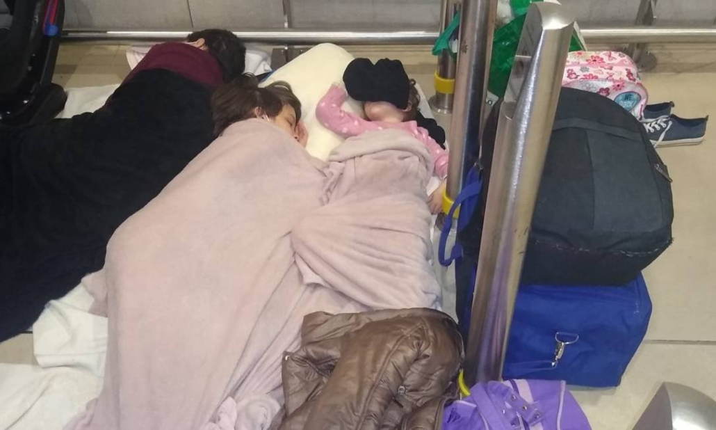 Brasileiros desesperados com suspensão dos voos entre Brasil e Portugal