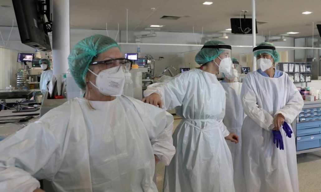 Na contramão da Europa, Portugal reduz casos de Covid enquanto reabre o país