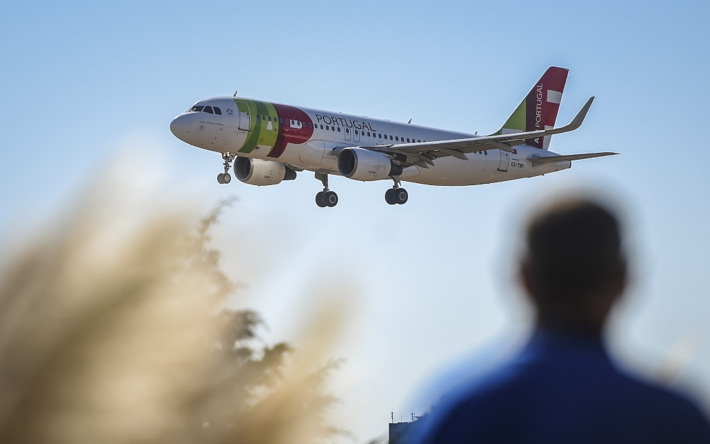 Na contramão do avanço da Covid, Portugal prorroga suspensão de voos com Brasil