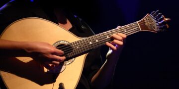 Aprenda a Canção de Coimbra na plataforma da Universidade de Coimbra