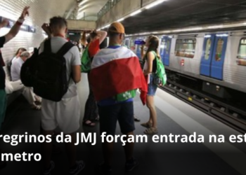 Peregrinos da JMJ forçam entrada na estação do metro.